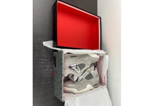 4 Frozen Moments Retro  AQ9129-001 AQ9129-001  Jordan 1208